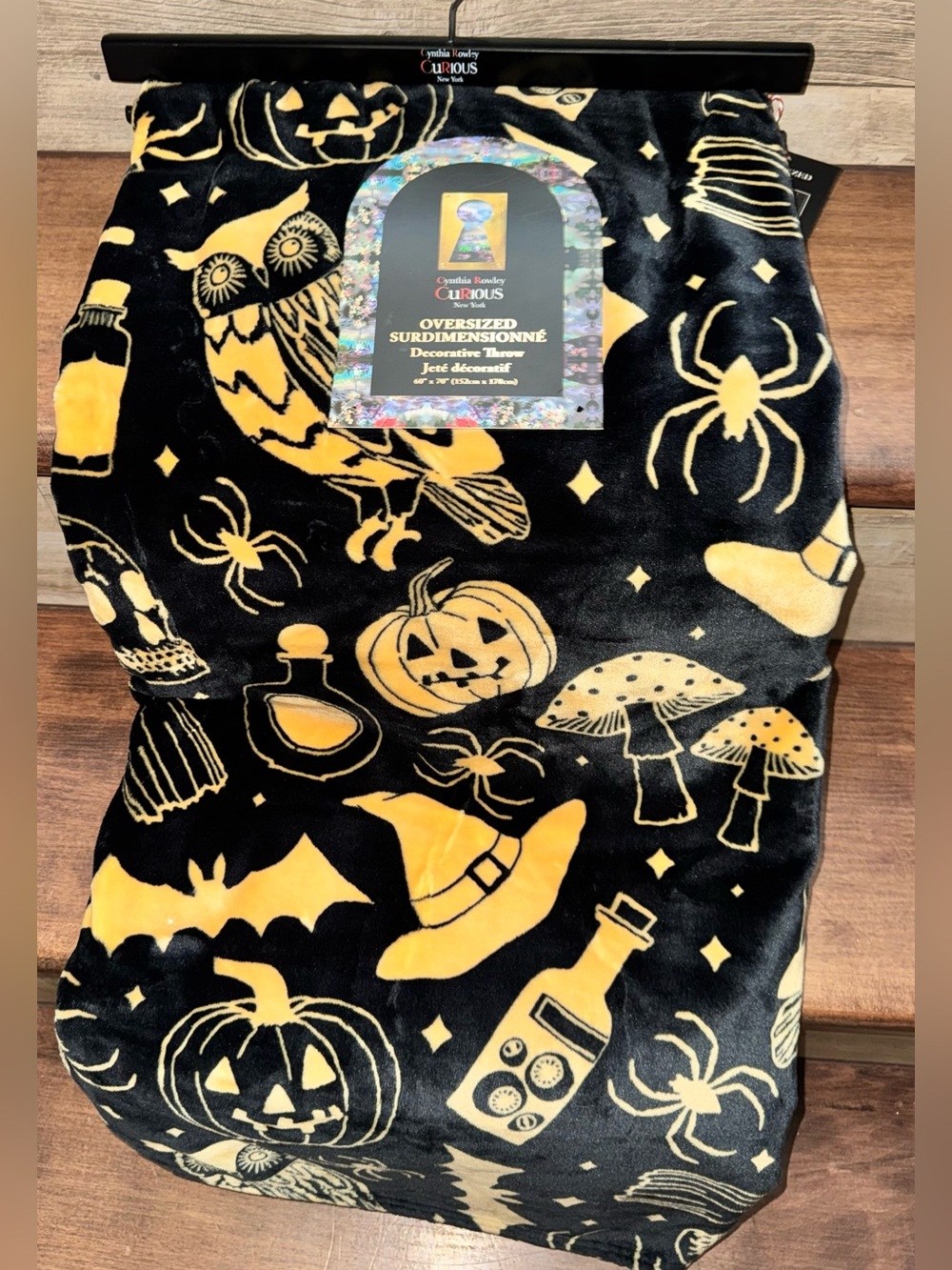 😘 Cynthia Rowley "Curious" Owl 🦉 Bat 🦇 🕷️Halloween throw blanket plush 60”x70”